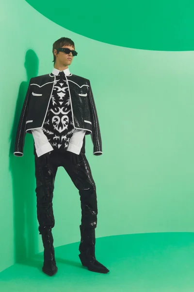 Look 18